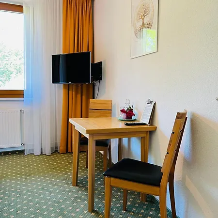 Dorfpension Mariahilfberg Πανσιόν Gutenstein