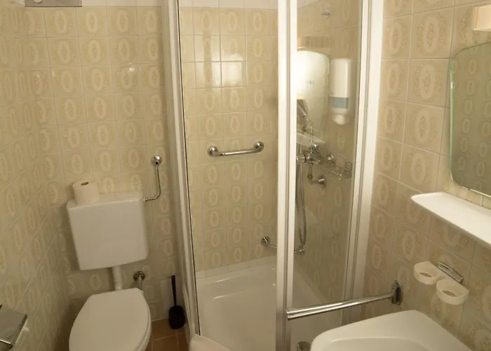 Dorfpension Mariahilfberg Vendégház Gutenstein